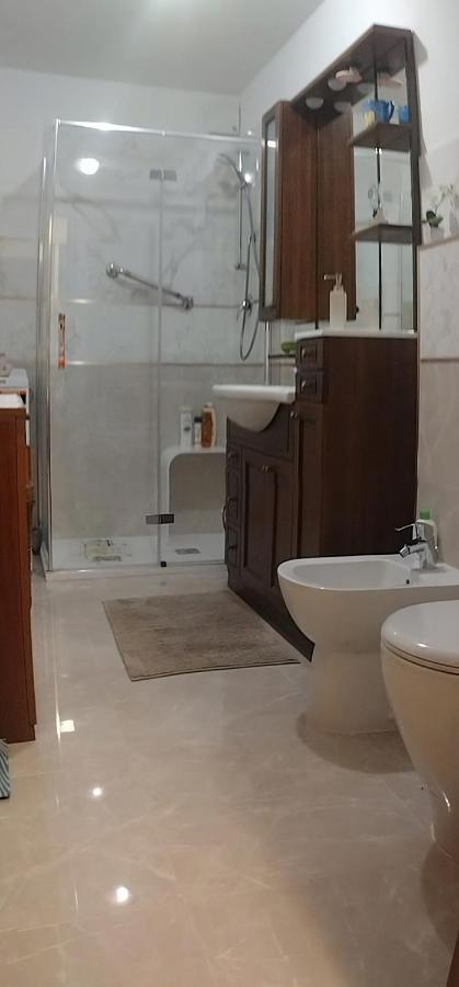Brezza Marina - Appartamento In Villa Fronte Mare Trieste Exteriör bild